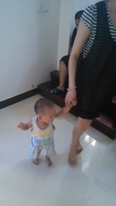 IMG_20130803_160953-169x300 Eric learns to walk (12 months and a few days) baby Baby Lai IMG_20130803_160953-169x300 Eric learns to walk (12 months and a few days) baby Baby Lai